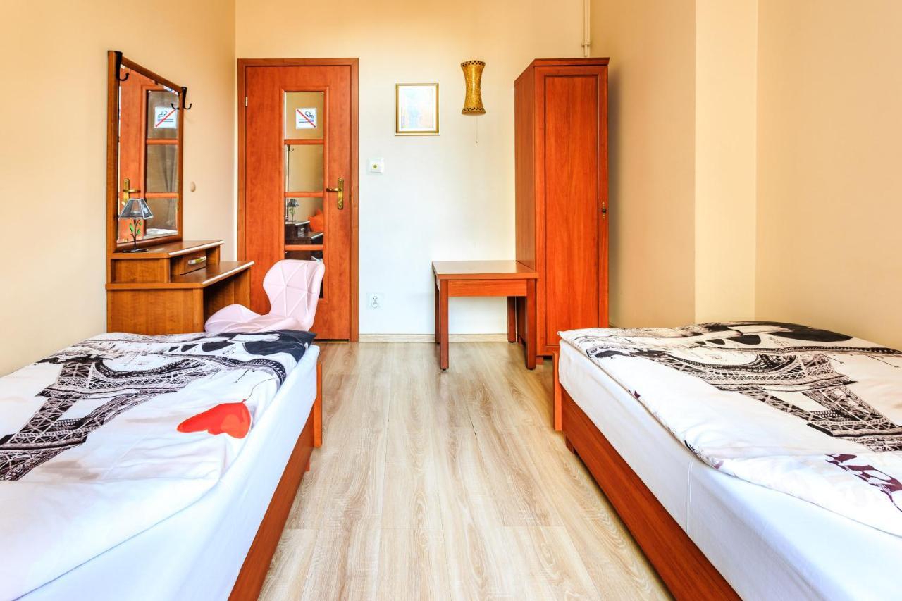 Babel Hostel Wrocław Buitenkant foto