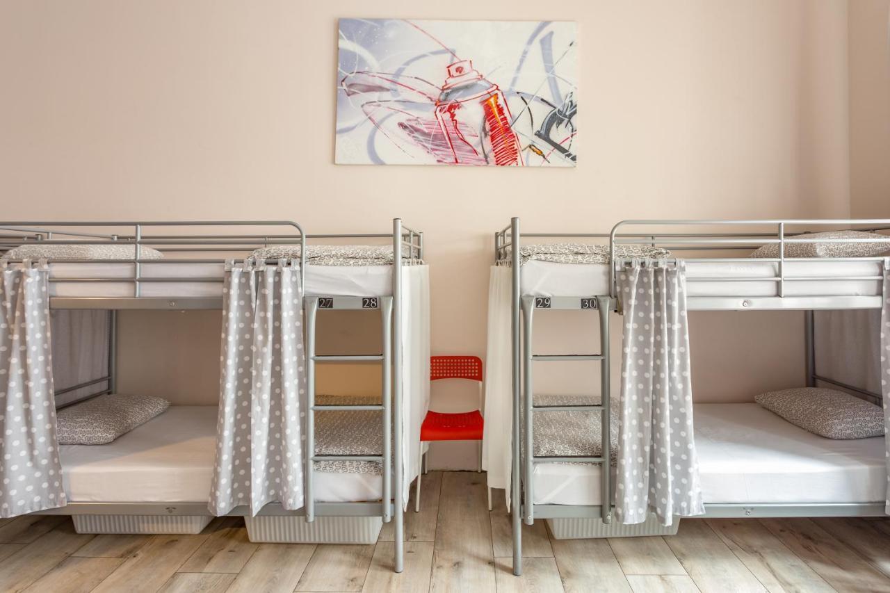 Babel Hostel Wrocław Buitenkant foto